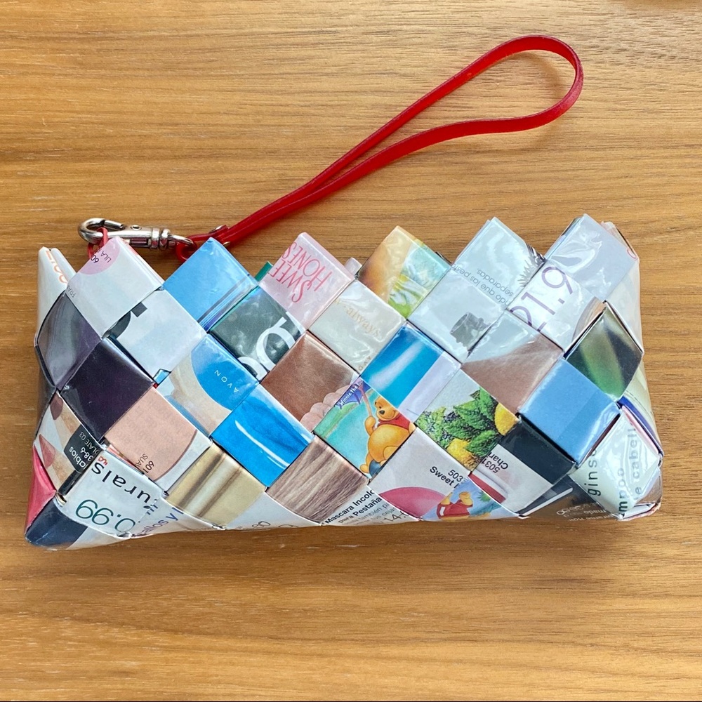 Magazine Strips Wallet Purse Multi Color Winnie Pooh